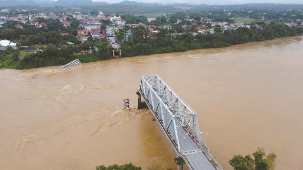 “摩羯”重创越南  逾300人死亡或失踪