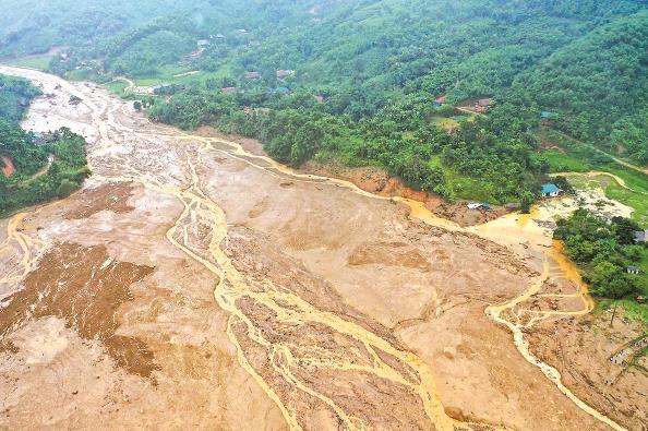 “摩羯”重创越南  逾300人死亡或失踪