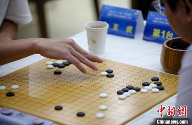 全国158名业余围棋高手齐聚河北深州对决