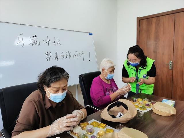 太新颖啦！郑州新推出了“反诈”月饼“禁毒”月饼