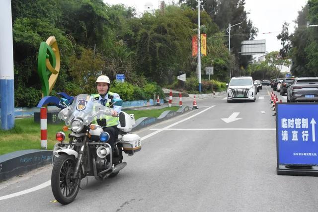 一男子遭车撞后安心回家，温州一交警看到监控后坐不住了……