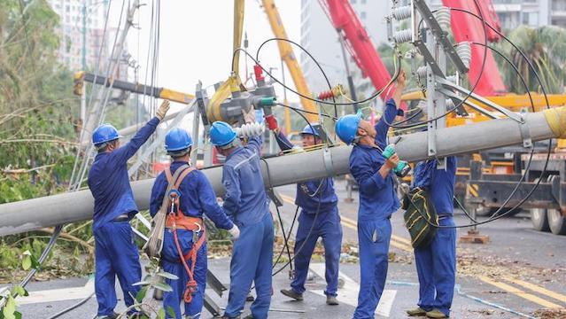 台风“摩羯”过后，海南文昌的配电网几乎要重建