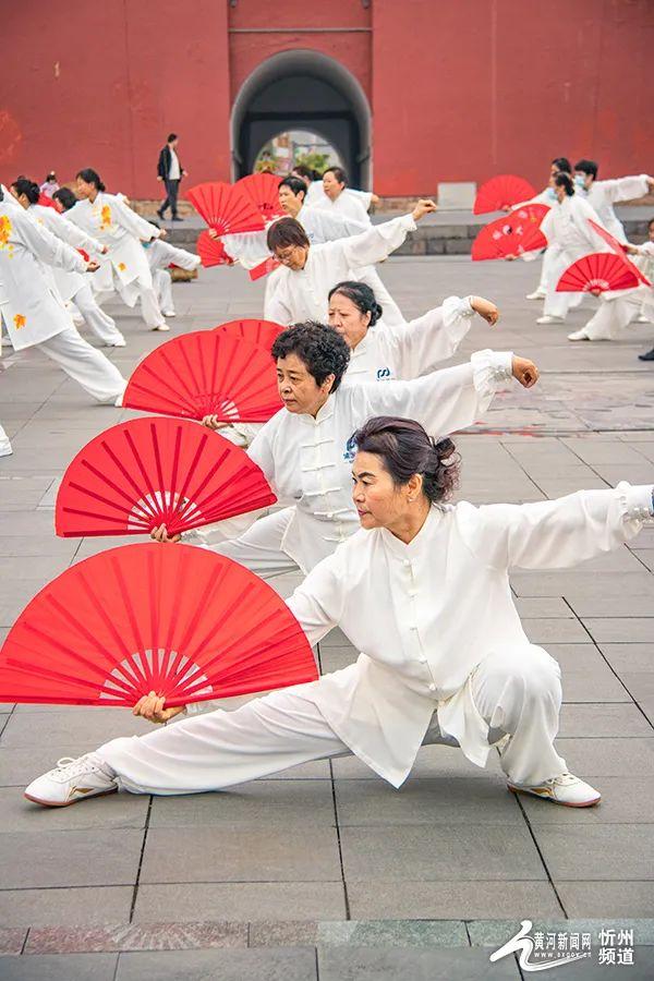 网络中国节·中秋丨忻州：古城中秋夜，月满人团圆