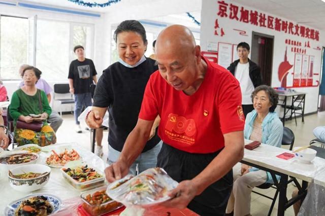 开启邻里幸福“食”光 鲁谷居民厨艺比拼书写中秋韵味