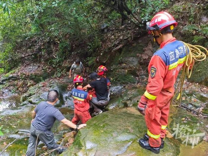 23岁男子确认遇难！还有一家三口台风天被困一晚，都是冒险做这事……