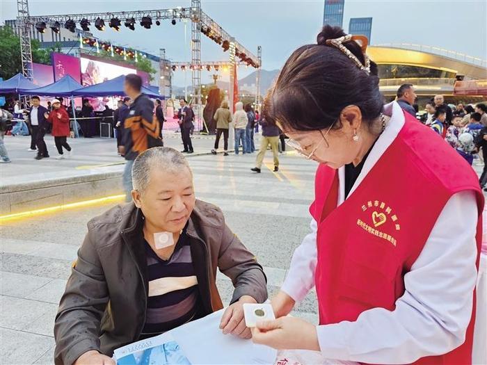 市肺科医院举办中医药文化夜市活动