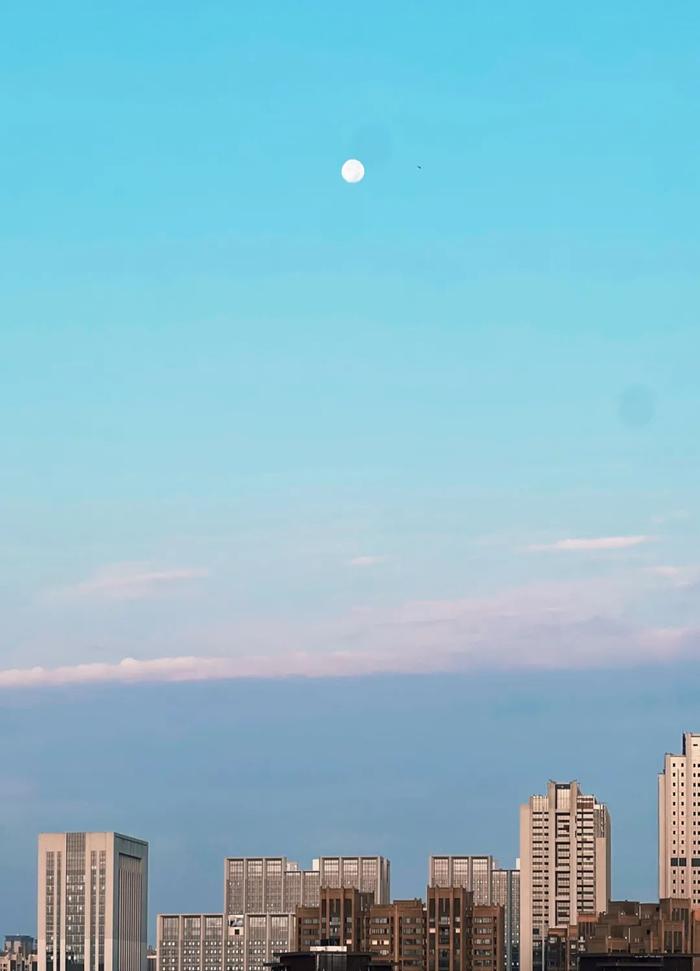 今晨的日出，美！雨雨雨也在路上了……