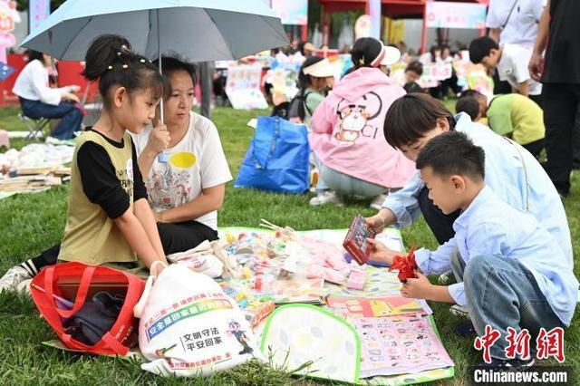 “小市场 大梦想”亲子类跳蚤市场活动在北京宋庄举办