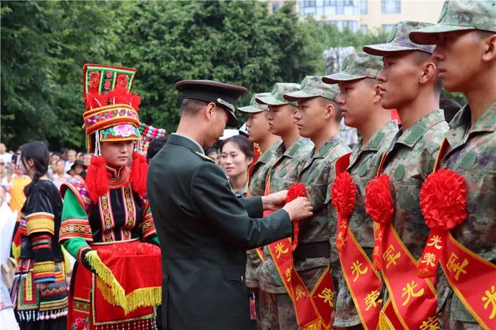 “你守卫祖国，我守望着你”丨有一种叫云南的生活之365天