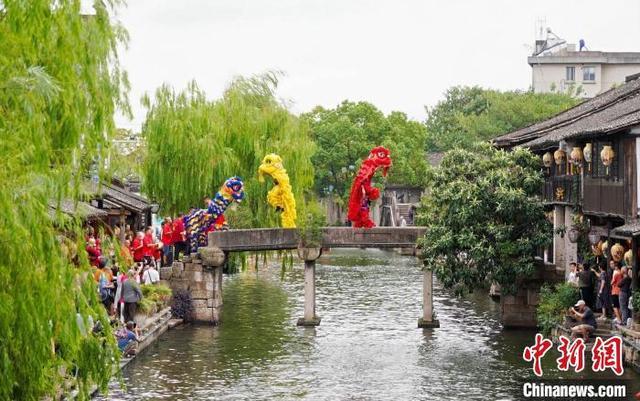 秋分节气“酒仙会市” 浙江绍兴为黄酒冬酿祈福