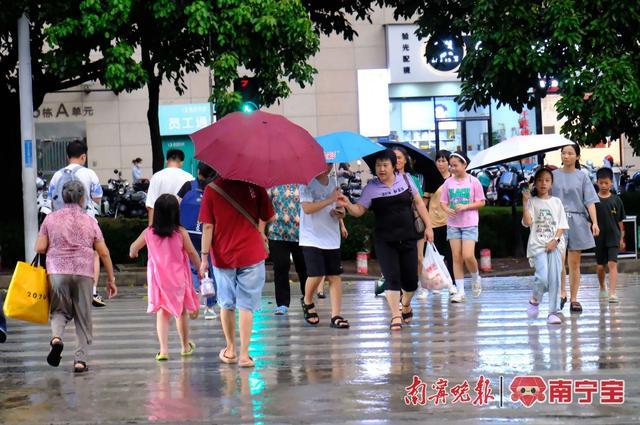 冷空气携“大礼包”光临南宁，狂风暴雨赶走“秋老虎”！