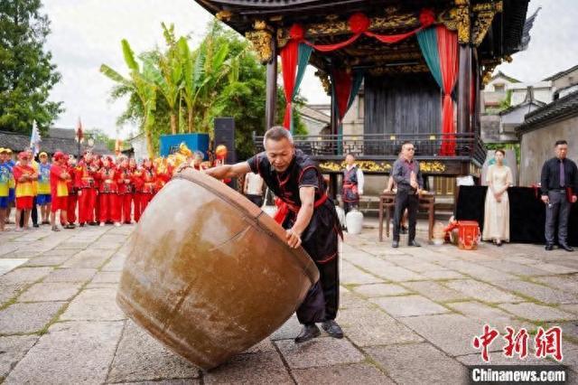 秋分节气“酒仙会市” 浙江绍兴为黄酒冬酿祈福