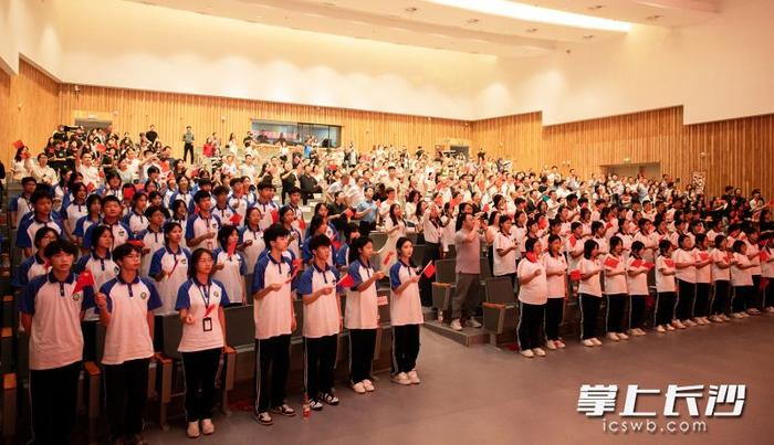 致公党长沙市委会庆祝中华人民共和国成立75周年文艺汇演举行