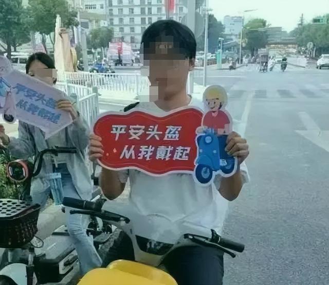 杨凌交警全力推进头盔佩戴整治行动