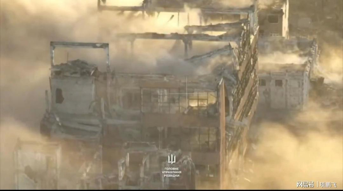 乌军完全清扫沃夫昌斯克骨料厂!英德国旗飘扬库尔斯克