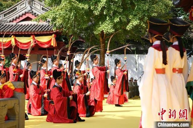 从祭孔典礼到书市 杭州孔庙穿越千年展新颜