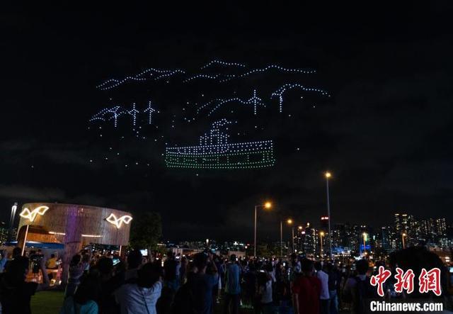 国庆前夕香港夜空无人机表演助兴