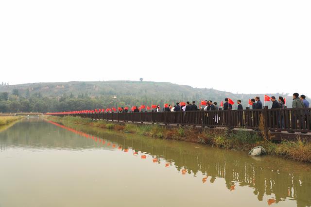 陕北横山：蟹肥稻香绘就乡村振兴丰收图景