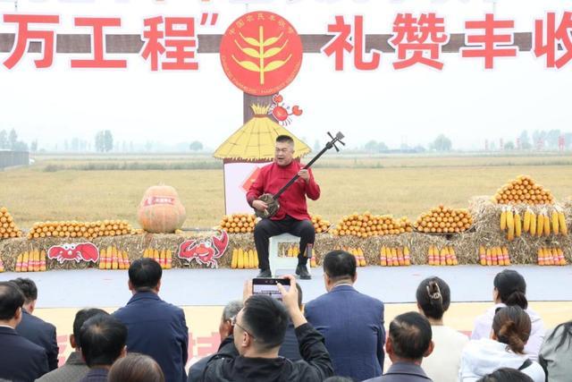 陕北横山：蟹肥稻香绘就乡村振兴丰收图景