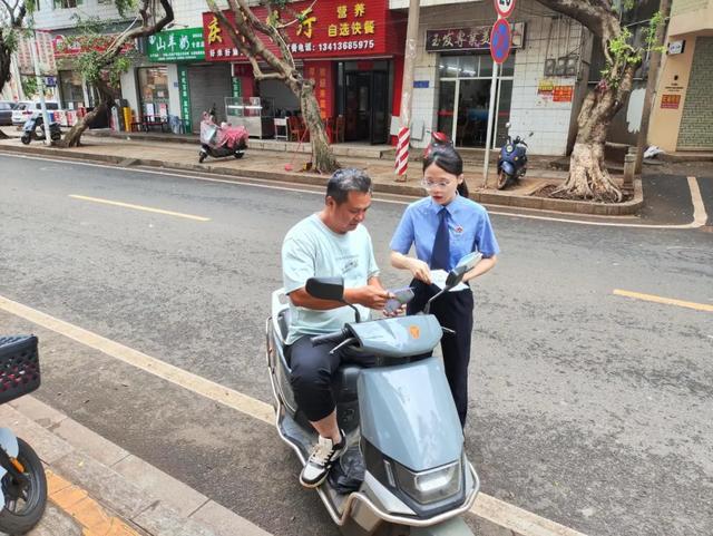 徐闻检察：普法宣传不停歇，徐徐送法润人心