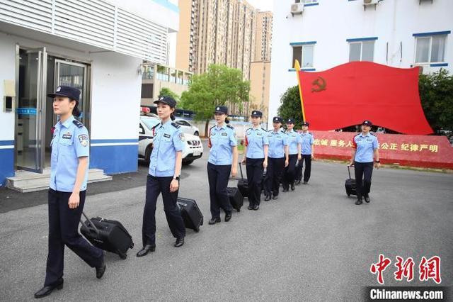 南昌乘警支队成立女子乘警队 护航“十一”黄金周旅客平安出行