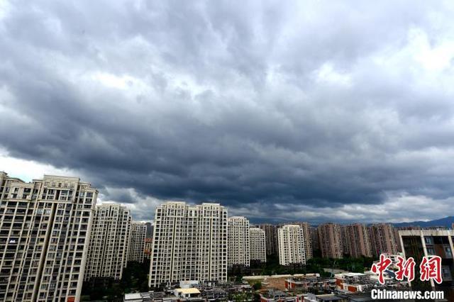 台风“山陀儿”逼近 福州上空云层翻涌