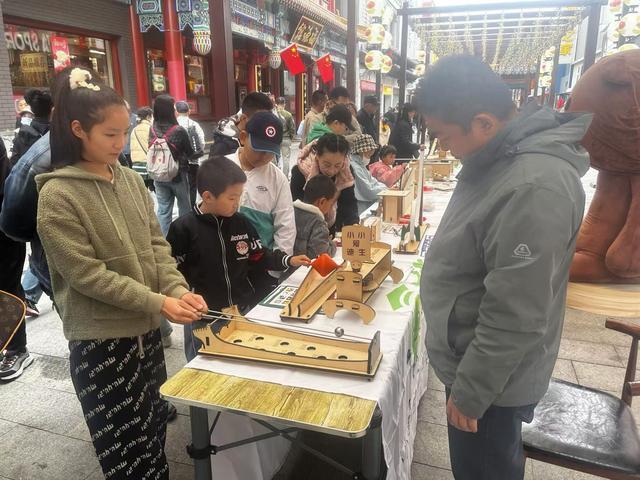 吉林市：“人从众”模式开启 黄金周消费市场火爆异常