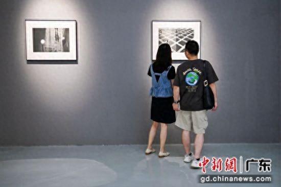 光影视界——黑白摄影展在深圳展出