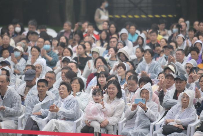 在绿色草坪邂逅秋日浪漫，17场户外演出免费奉上