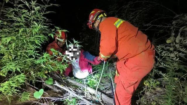 男子醉酒后在山中走失 北京门头沟消防寒夜救援