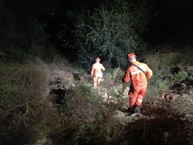 男子醉酒后在山中走失 北京门头沟消防寒夜救援