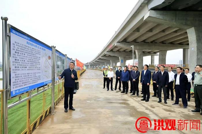 李红军高世文等市四套班子领导巡看隆兴大桥建设情况