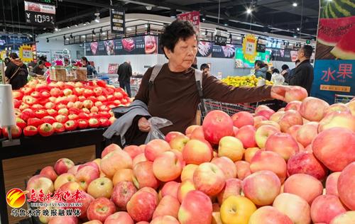 秋季水果缤纷上市 品种多价格实惠