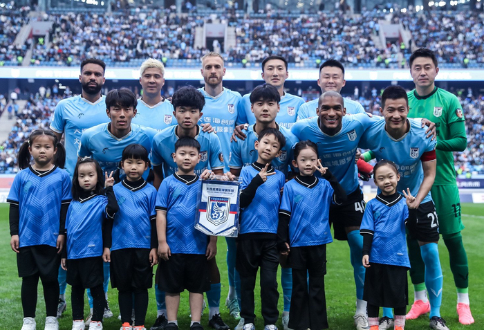 大连英博PK云南玉昆前瞻，领先广州恒大5分，能否提前晋级中超？