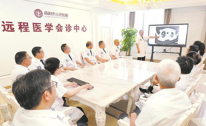 简阳市人民医院建成疑难病诊疗中心