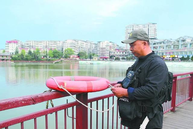 义务巡湖16年，勇救落水者26人——莲花湖上的“中国好人”丨看见正能量