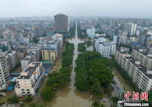 航拍海南琼海洪涝灾害：农田房屋被淹