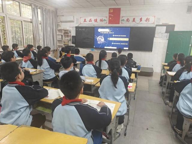 传承航天精神，点亮航天梦想—邯郸市复兴区人民小学“神舟十九号”航天主题活动