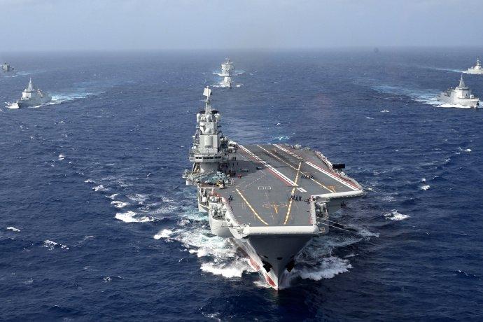 美媒发现中国双航母编队“亮点”:歼-15B和歼-15D已经服役