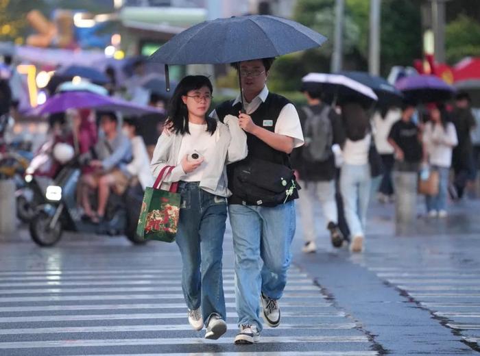 “阿冷”到访广东！还有三波冷空气待发货……又一台风已生成！