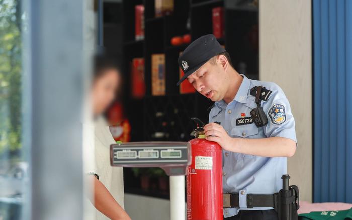 社区民警陈健：一颗心全在“迎风里”