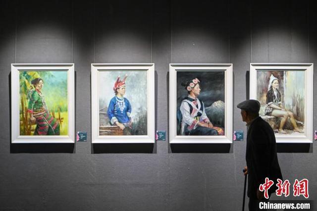 “飞花云集——城市艺术家2024年度展”在昆明展出