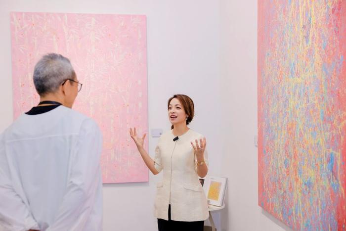 “张佩瑶：黄金岁月”亮相2024西岸艺术与设计博览会 致敬上海与时代