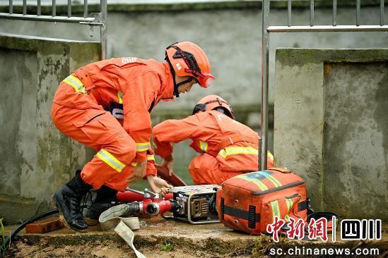 四川森林灭火专业技能比武落幕 凉山州代表队夺魁