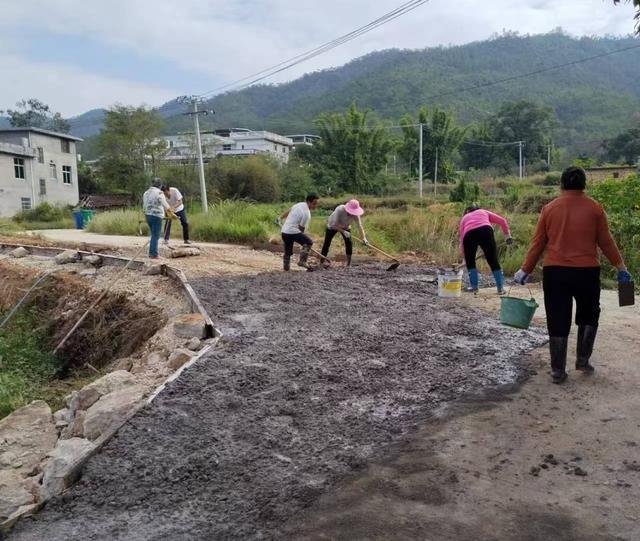 道路修建顺民意，村容整治再提升