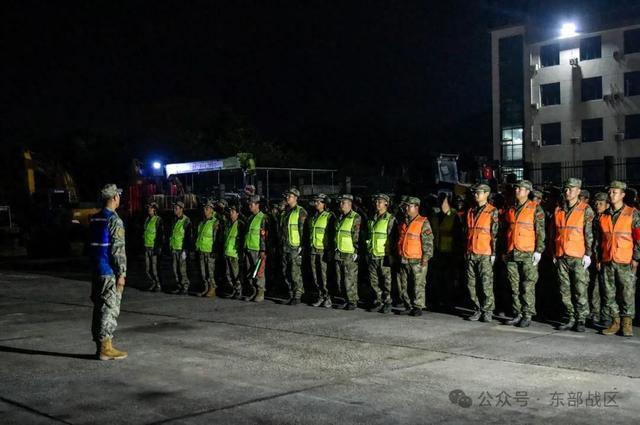 暗夜出击！东部战区空军某场站联合国防动员力量开展演练