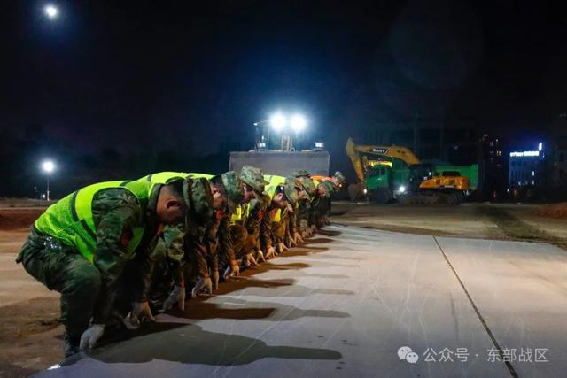 暗夜出击！东部战区空军某场站联合国防动员力量开展演练