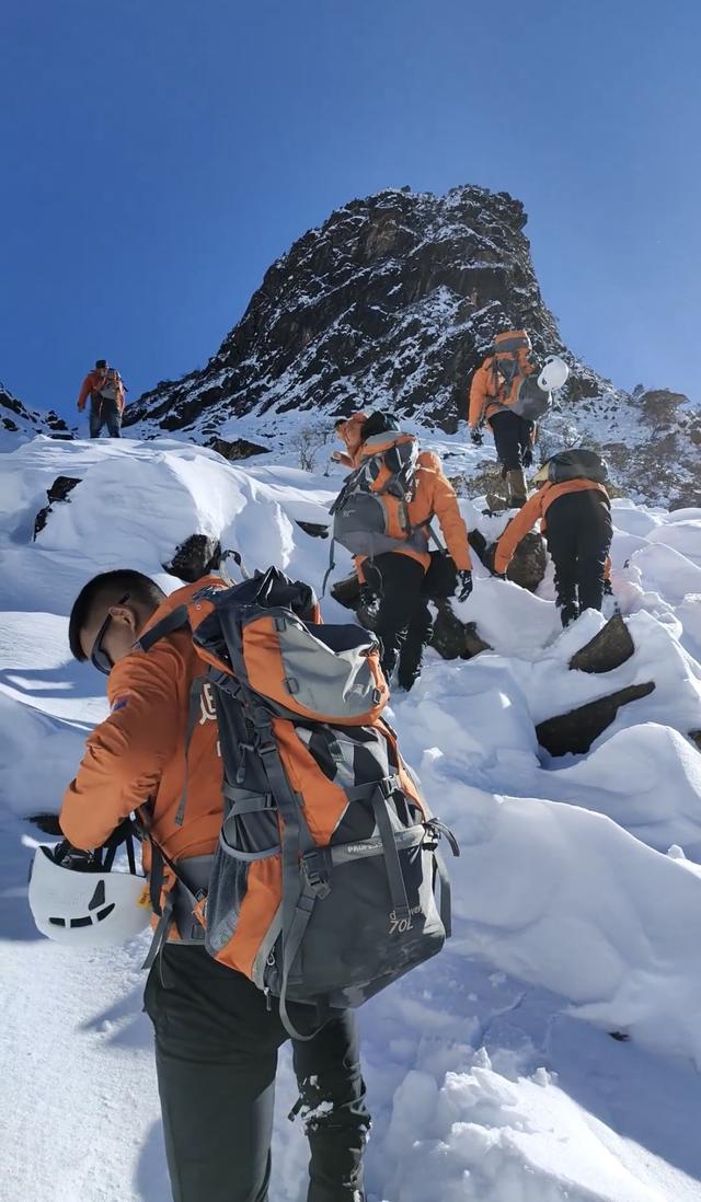 男子徒步哈巴雪山已失联十日，曾进入玉龙雪山未开发区被拦截