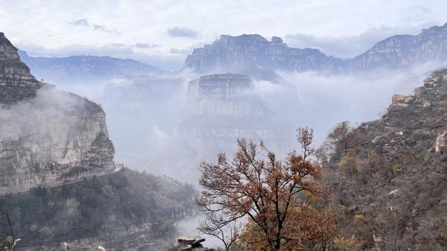 河南太行大峡谷：初冬云雾美景入画来