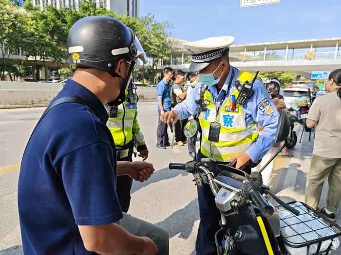 广州严查“电鸡”违法行为！有快递小哥已8次违章